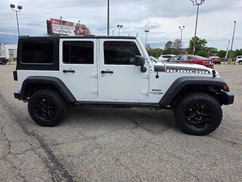 Used 2018 Jeep Wrangler Unlimited Rubicon AWD/4WD image 4