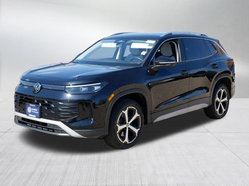 Certified 2025 Volkswagen Tiguan SE AWD/4WD image 3