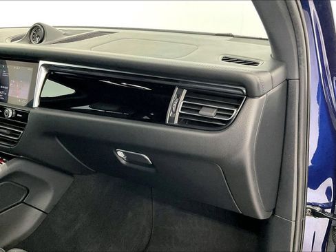 Used 2022 Porsche Macan AWD/4WD image 18