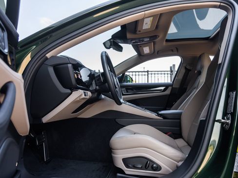 Certified 2025 Porsche Panamera 4 E-Hybrid AWD/4WD image 22