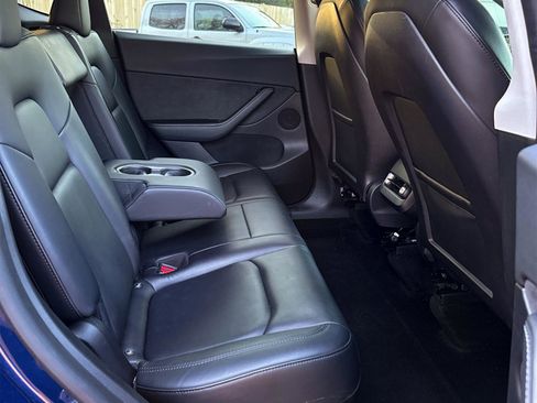 Used 2022 Tesla Model Y Long Range image 29