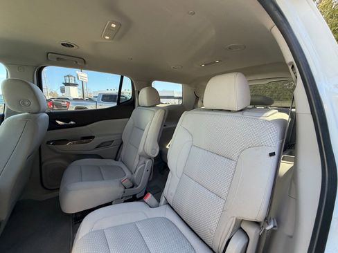 Used 2020 GMC Acadia SLE w/ Driver Convenience Package FWD image 25