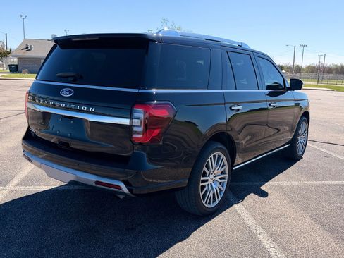 Certified 2022 Ford Expedition Platinum image 3