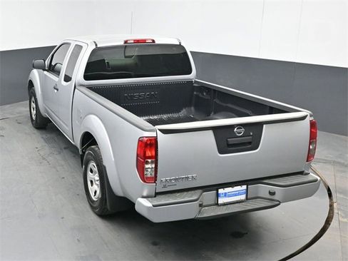 Used 2019 Nissan Frontier S image 32