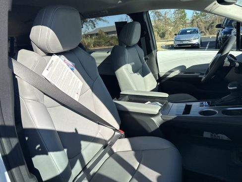 New 2025 Toyota Sienna XLE image 35