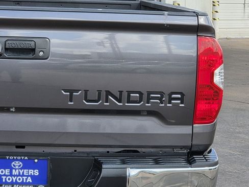Used 2018 Toyota Tundra SR5 w/ SR5 Upgrade Package RWD image 9