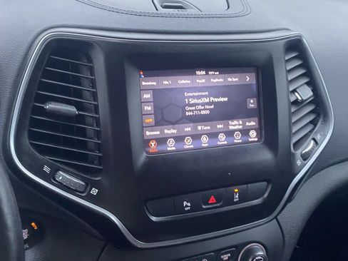 Used 2021 Jeep Cherokee Latitude Plus FWD image 19