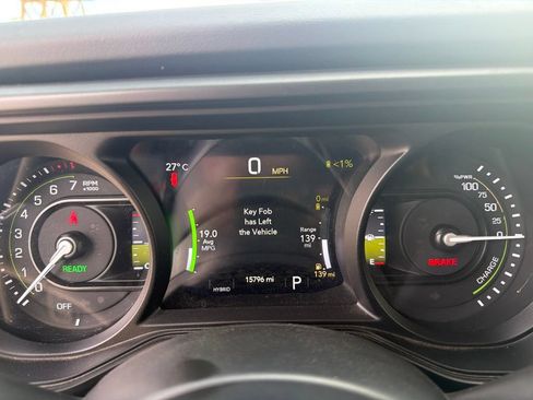 Used 2025 Jeep Wrangler Unlimited Sahara AWD/4WD image 13
