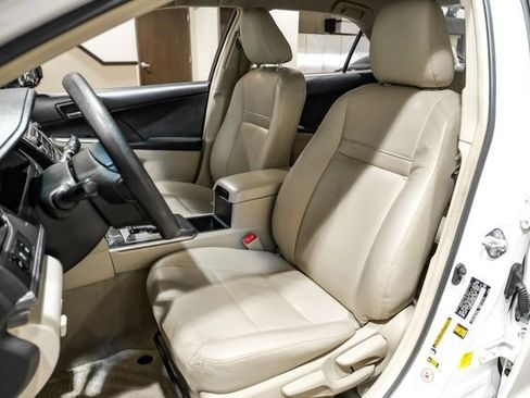 Used 2012 Toyota Camry LE FWD image 33