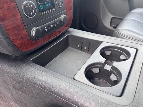 Used 2013 Chevrolet Avalanche LT AWD/4WD image 20