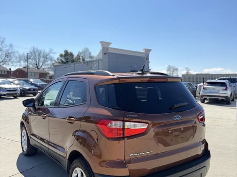 Used 2019 Ford EcoSport SE image 5