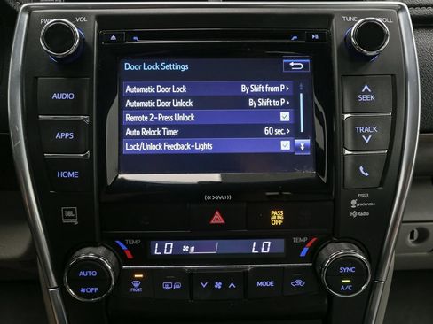Used 2017 Toyota Camry XLE FWD image 25