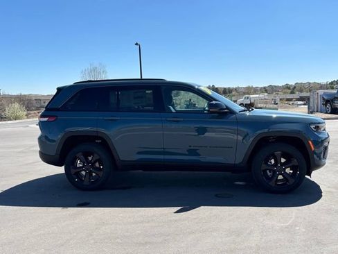 Certified 2026 Jeep Grand Cherokee Limited w/ Limited Altitude Package AWD/4WD image 6