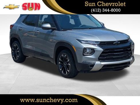 Used 2023 Chevrolet TrailBlazer LT w/ LPO, Blackout Package AWD/4WD image 1