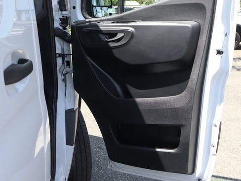 Used 2024 Mercedes-Benz Sprinter 2500 image 42