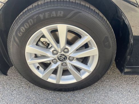 Used 2025 Toyota Camry LE image 31