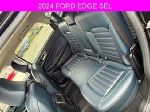 Used 2024 Ford Edge SEL w/ Sport Appearance Package image 10
