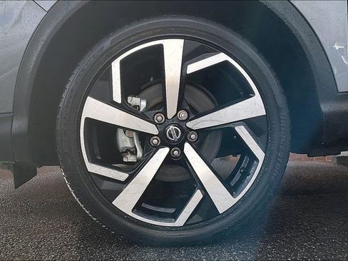 Used 2022 Nissan Rogue Sport SL w/ Premium Package image 9