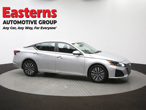 Used 2023 Nissan Altima 2.5 SV AWD/4WD image 46