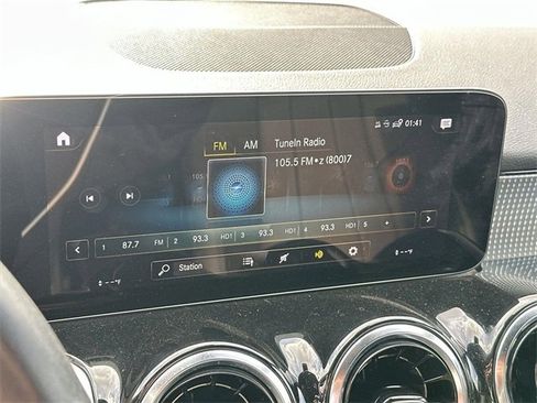 Used 2023 Mercedes-Benz GLB 250 image 12