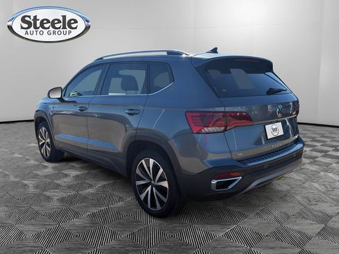 New 2024 Volkswagen Taos SE image 3