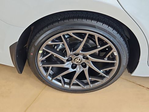 New 2026 Toyota Camry Hybrid AWD/4WD image 18
