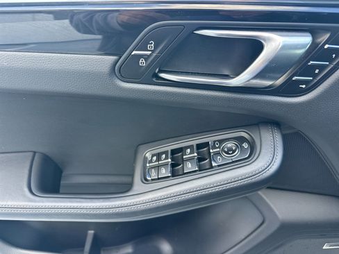 Used 2025 Porsche Macan Turbo image 12