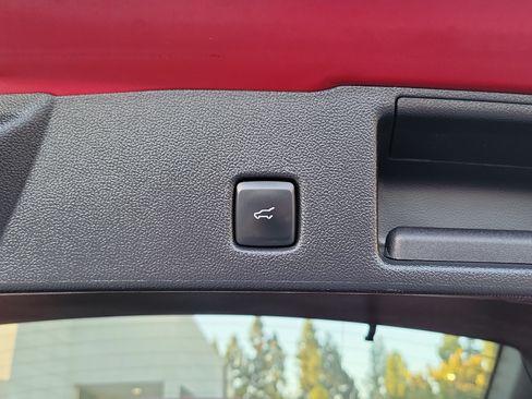 Used 2021 Ford Escape SE w/ SE Sport Appearance Package FWD image 18