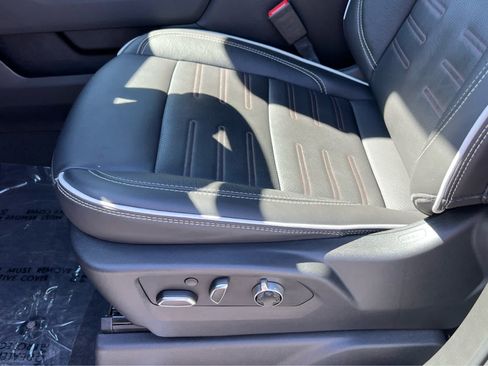 Used 2025 GMC Sierra 2500 AT4X AWD/4WD image 31
