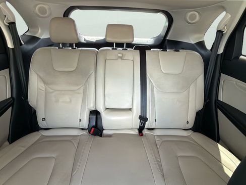 Used 2018 Ford Edge Titanium w/ Equipment Group 301A FWD image 24