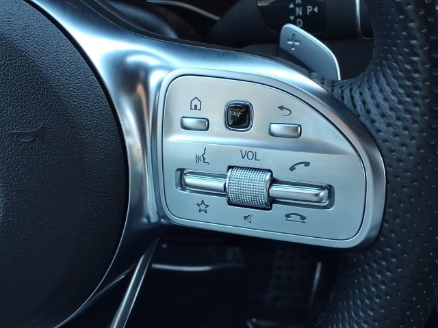 Used 2022 Mercedes-Benz GLC 300 image 10