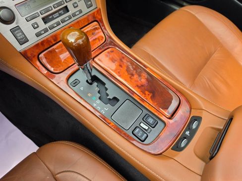 Used 2004 Lexus SC 430 Convertible w/ Preferred Accessory Pkg RWD image 17