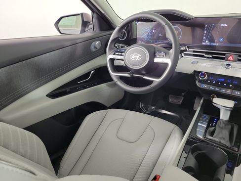 New 2025 Hyundai Elantra Limited w/ Cargo Package image 5