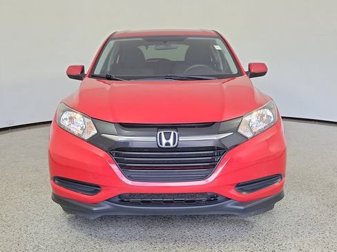 Used 2017 Honda HR-V LX image 3