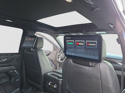 Used 2023 GMC Yukon XL Denali w/ Denali Reserve Package image 19