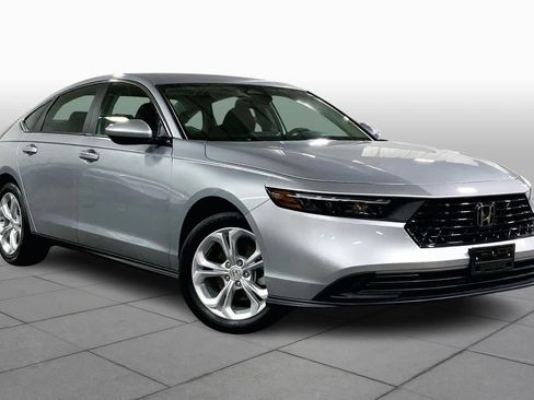 Used 2024 Honda Accord LX image 3