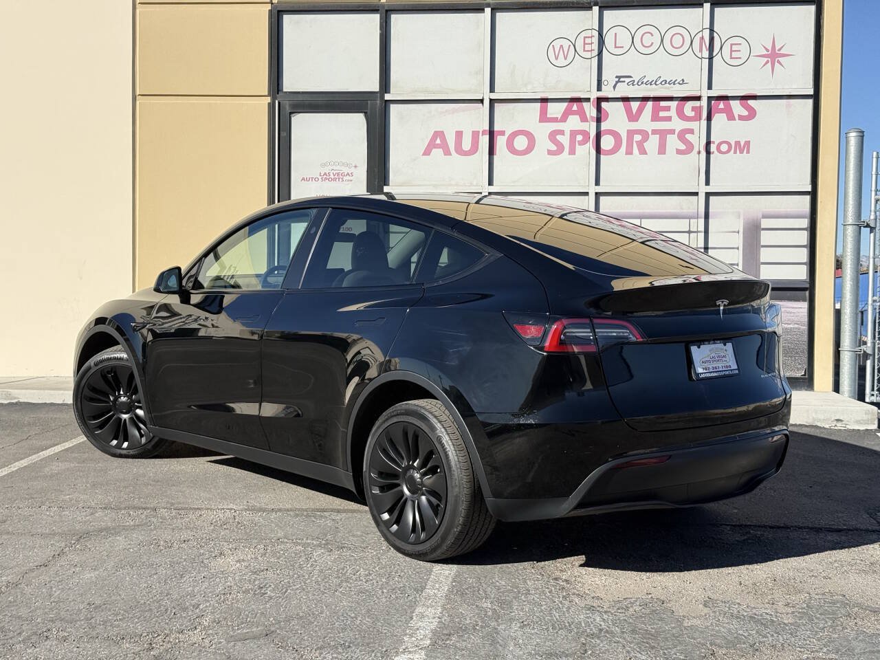 Used 2023 Tesla Model Y Long Range AWD/4WD image 9