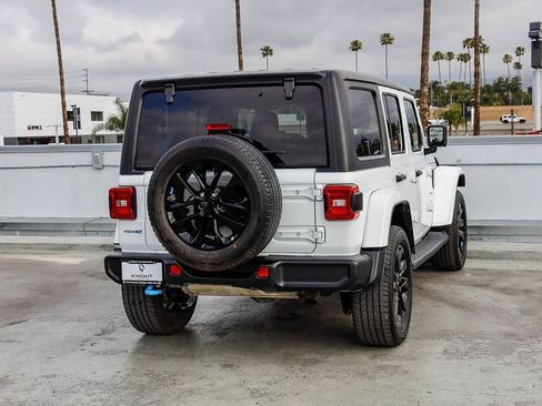 Used 2023 Jeep Wrangler Unlimited Sahara AWD/4WD image 9