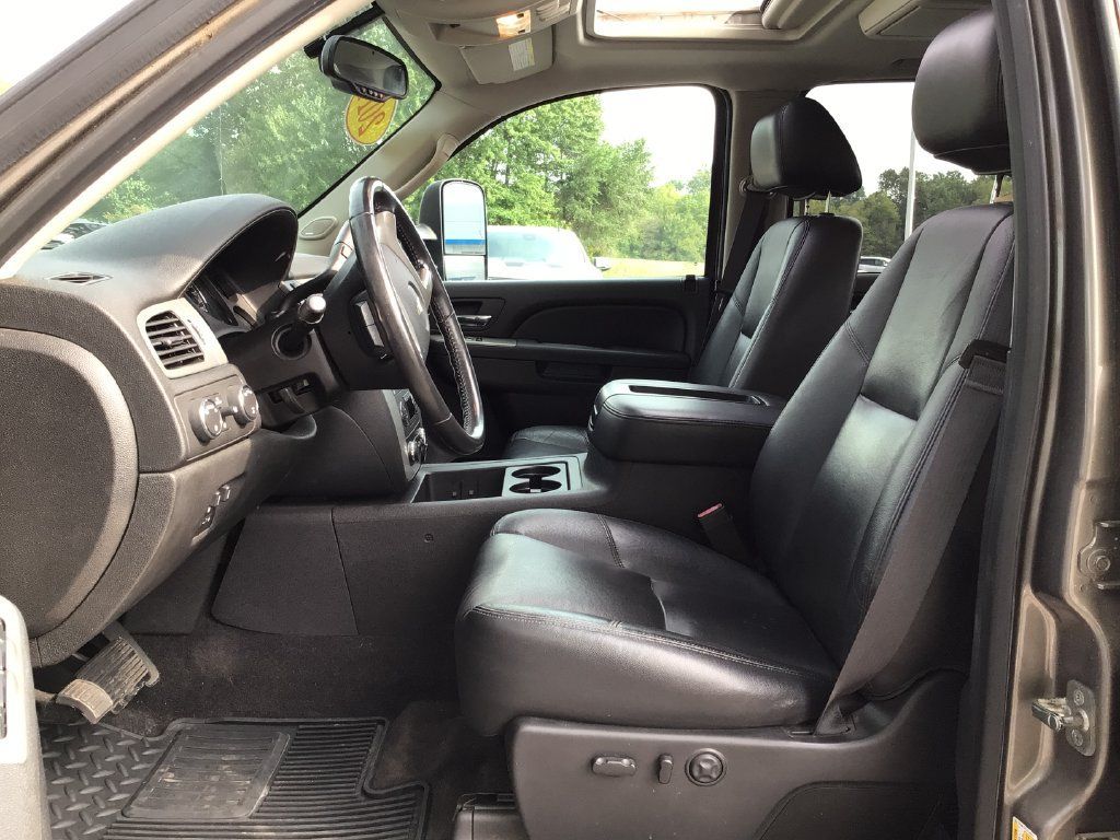 Used 2014 Chevrolet Silverado 3500 LTZ w/ LTZ Plus Package AWD/4WD image 24