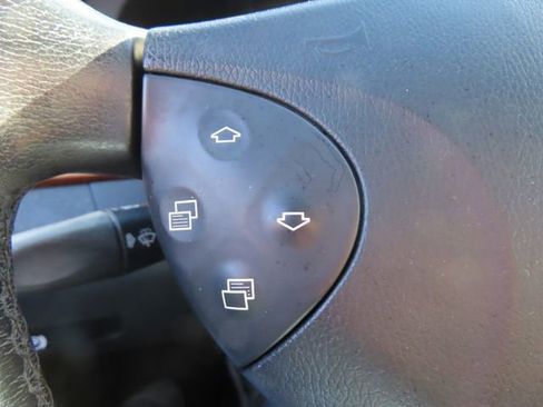 Used 2006 Mercedes-Benz E 350 Sedan image 26