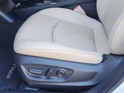 Used 2019 Toyota Prius XLE image 23