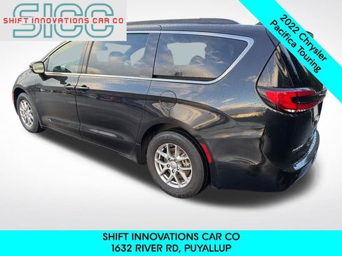 Used 2022 Chrysler Pacifica Touring image 4