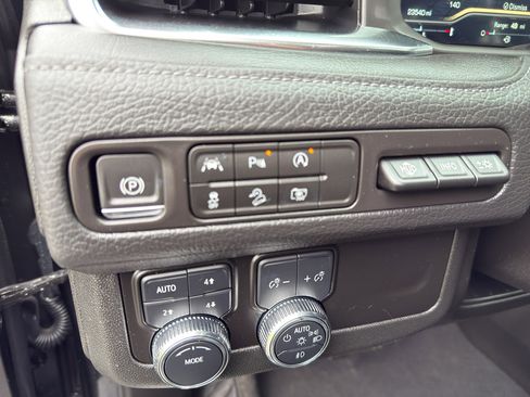 Used 2024 GMC Yukon Denali image 14