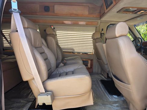 Used 2002 Ford E-150 and Econoline 150 image 23