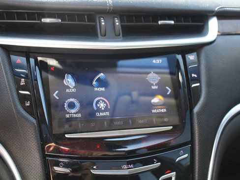 Used 2013 Cadillac XTS Premium FWD image 10