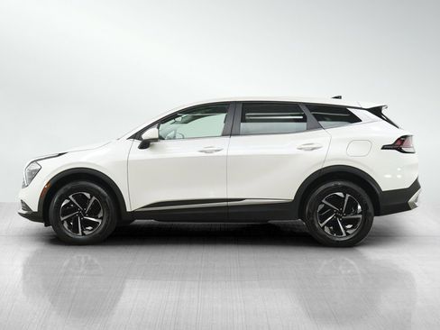 Used 2023 Kia Sportage LX image 2
