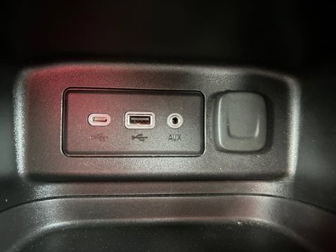 Used 2022 Chevrolet Equinox LT FWD image 27
