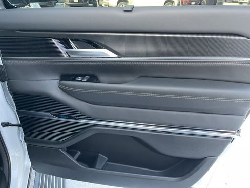 New 2026 Jeep Grand Wagoneer L Summit image 12