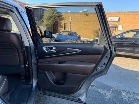 Used 2019 INFINITI QX60 Luxe w/ Essential Package image 26