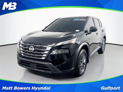 Used 2026 Nissan Rogue S FWD image 1